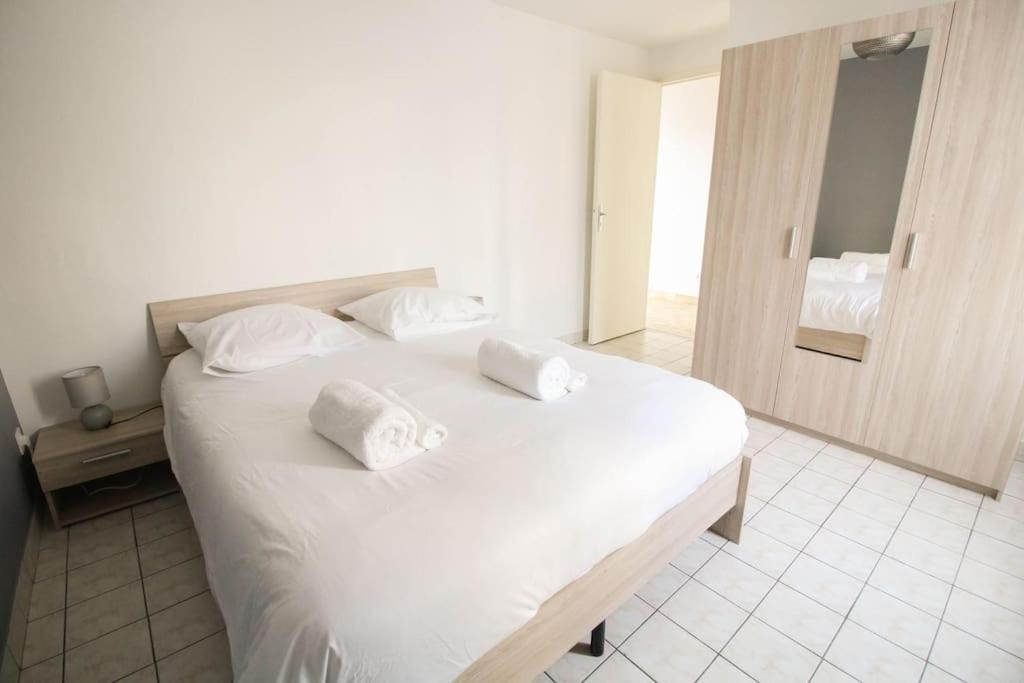 Апартаменты Joli T2 Renove / Wifi / Grand Parking Prive Ла-Курон Экстерьер фото